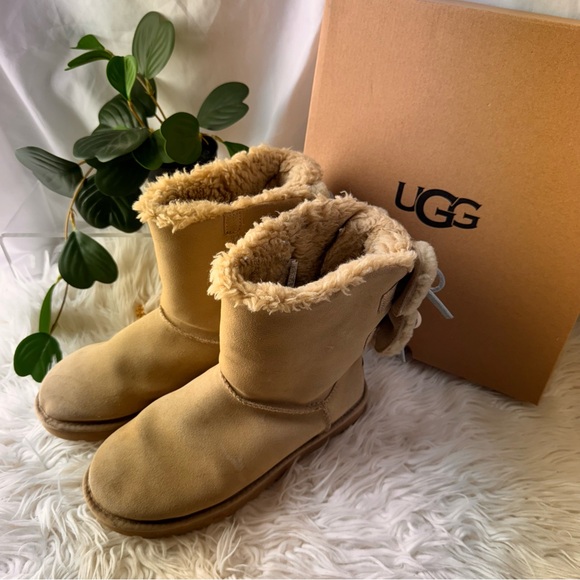 UGG classic double bow boot Dune with Box - Picture 2 of 9